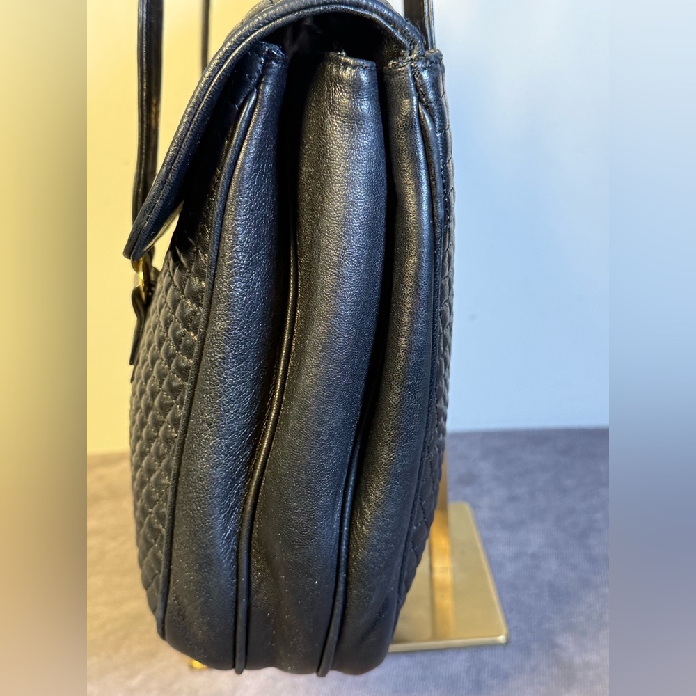 vintage Bally black diamond quilting pattern leather handbag. B" logo, - Picture 6 of 15